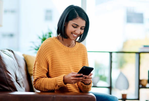 istock Can't come to you but a text will do 1272765791