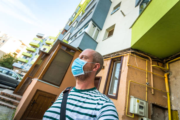 istock Face Mask Selfie in the City 1272781030