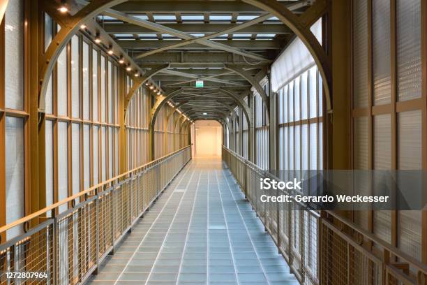 Musée Dorsay Paris France Stock Photo - Download Image Now - Architecture, Bright, Ceiling
