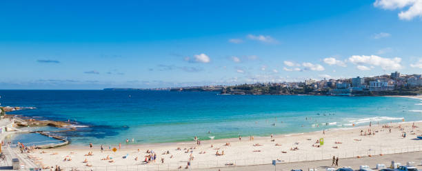 panoramic view of bondi beach sydney nsw australia - australian culture scenics australia panoramic imagens e fotografias de stock