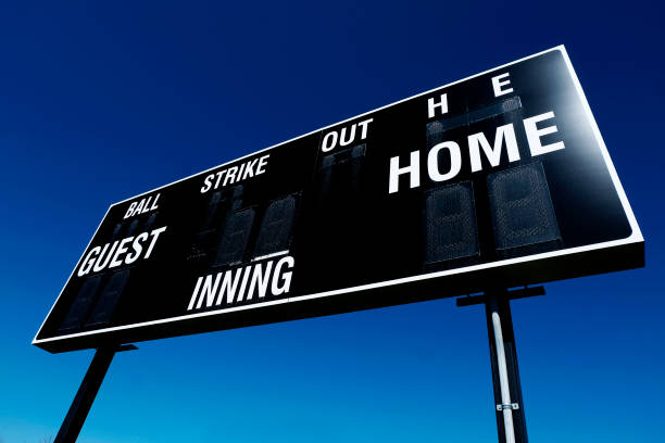 경기 스포츠 팀의 야구 스코어보드 점수 - scoreboard baseball blank outdoors 뉴스 사진 이미지