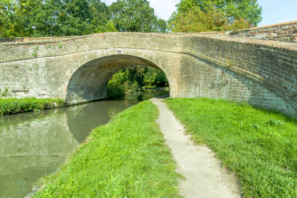 istock Bridge 47 on the Grand Union Canal 1272823618