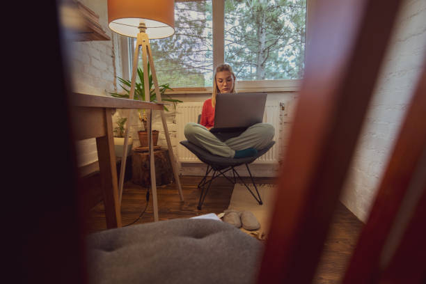 istock Any office is suited for a freelancer 1272889890