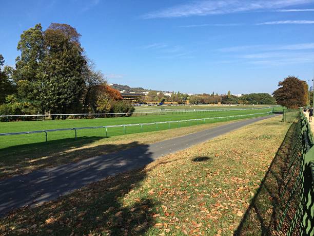 istock Walking around Bois de Boulogne 1272932025
