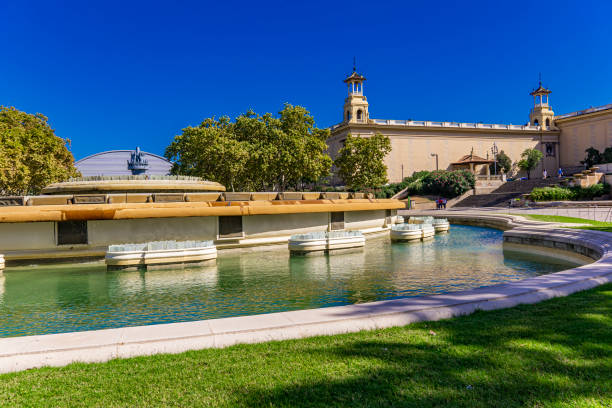 palazzi di alfonso xiii e vittoria eugenia a barcellona, spagna - cadafalch foto e immagini stock