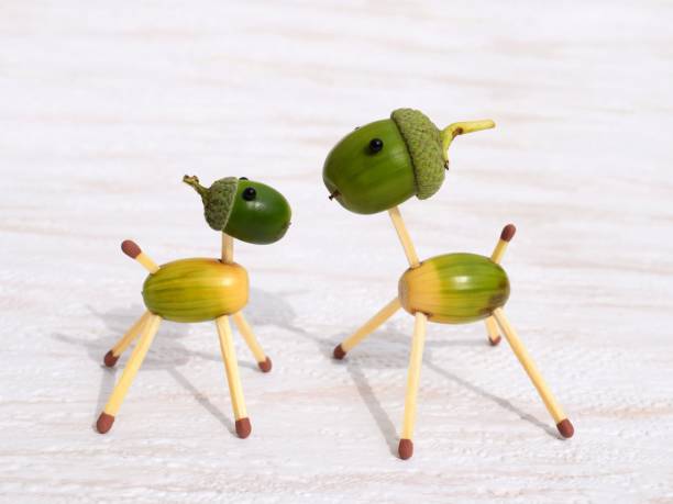 istock Figurines made of acorns 1272993335