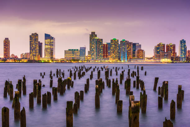 エクスチェンジプレイス(アメリカ合衆国ニュージャージー州) - new jersey usa commercial dock cityscape ストックフォトと画像