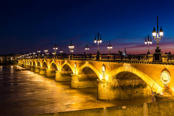 istock Old stony bridge in Bordeaux 1273196840