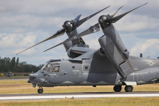 um avião militar bell-boeing cv-22b osprey tiltrotor - v22 - fotografias e filmes do acervo