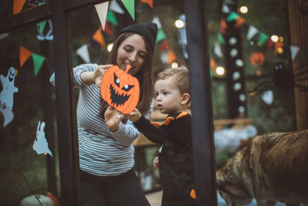 istock Halloween at home 1273212561