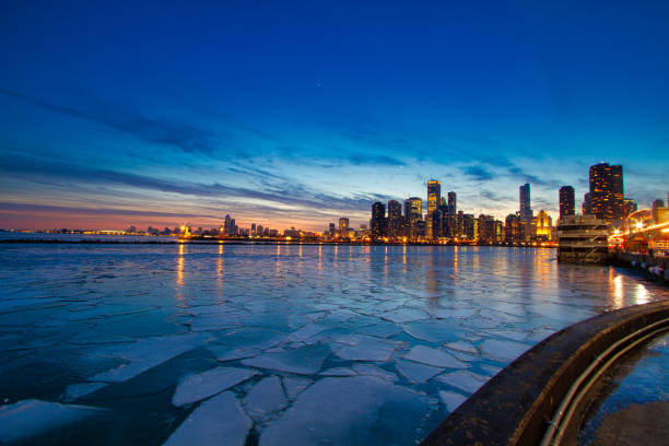 istock Sunset view of Chicago Skyline in Winter 1273219772