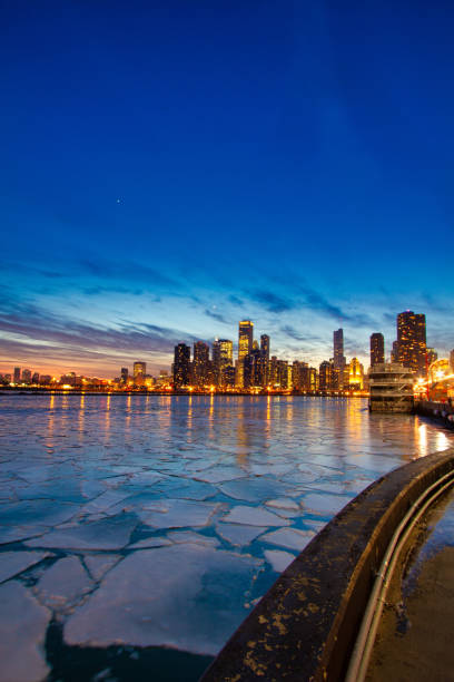 istock Sunset view of Chicago Skyline in Winter 1273219798