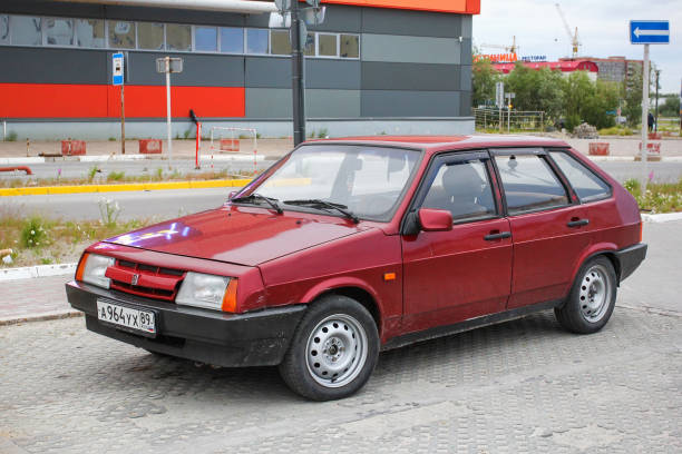 lada 2109 sputnik - avtovaz zdjęcia i obrazy z banku zdjęć