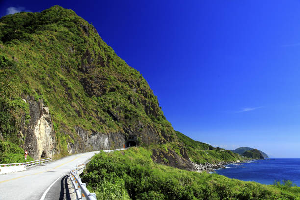 istock Taiwan Hualien Fengbin do not know children cliffs coast 1273283242