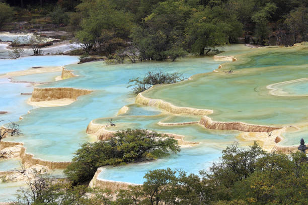 istock Sichuan Huanglong Wucai Pond Travertine Pond 1273288450