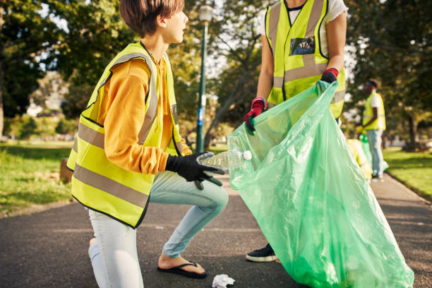 istock Teamwork is the key to cleaning this park 1273331760