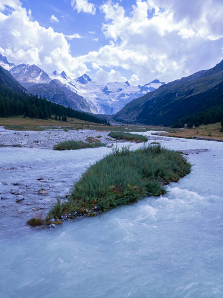 istock Roseg valley-Pontresina-Switzerland 1273353815