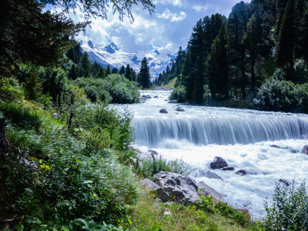 istock Roseg valley-Pontresina-Switzerland 1273354353