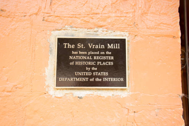 mora, nm: historyczny znacznik w st vrain mill - st vrain zdjęcia i obrazy z banku zdjęć