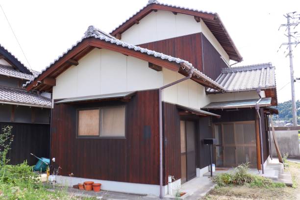 20 year old wooden house This is a 20 year old wooden house in Japan. obsolete stock pictures, royalty-free photos & images