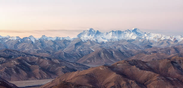 cho oyu e gyachung kang, himalaia, tibete - sunrise asia china climbing - fotografias e filmes do acervo