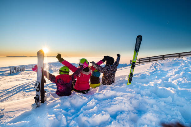 istock Family on skiing 1273549306