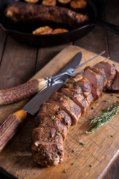 filet de porc - pork tenderloin dinner barbecue photos et images de collection