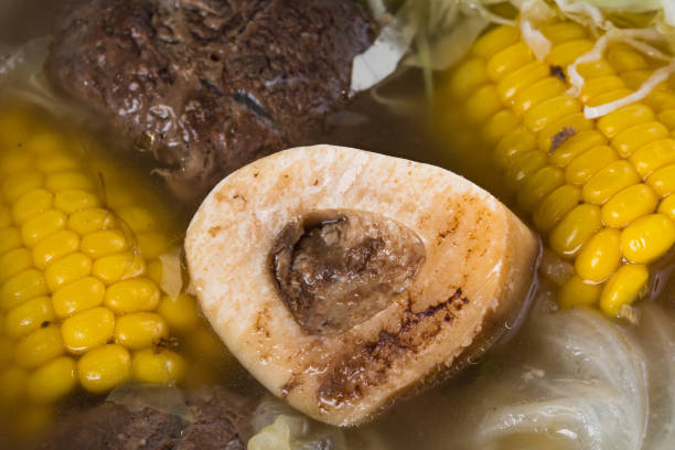 zupa bulalo lub zupa ze szpiku kostnego wołowej - appetizer bean beef bowl zdjęcia i obrazy z banku zdjęć