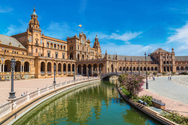 испанская площадь в севилье - sevilla plaza de espana seville spain стоковые фото и изображения