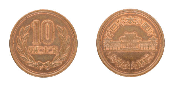 istock 10  japanese yen 1273622995