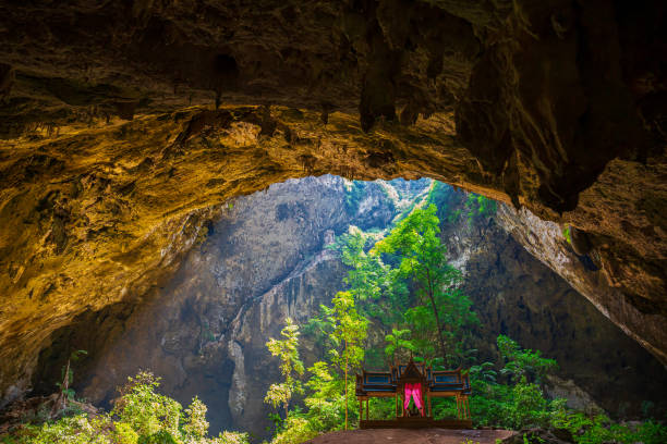 royal pavilion in the phraya nakhon cave, prachuap khiri khan, thailand - phraya nakhon cave imagens e fotografias de stock