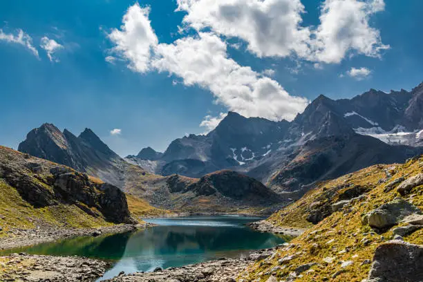 The Marinet Lakes are located in French territory. They can be reached from both the Maira valley and the Ubaye valley (Maljasset) and are located northeast of the impressive Aiguille de Chambeyron
