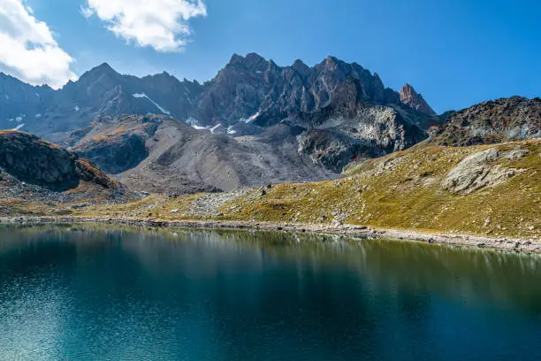 The Marinet Lakes are located in French territory. They can be reached from both the Maira valley and the Ubaye valley (Maljasset) and are located northeast of the impressive Aiguille de Chambeyron