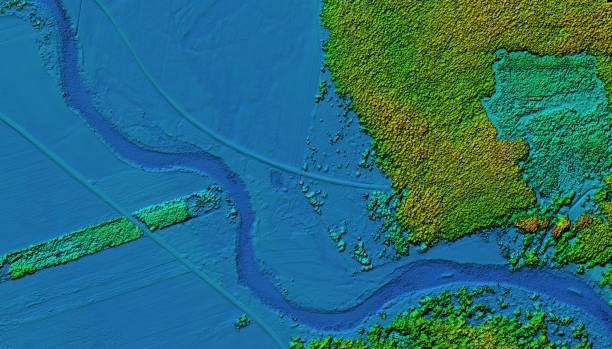 digitaal hoogtemodel van rivieren en weiden naast bos dat door drone wordt genomen, geschikt voor gebruik gis - meander stockfoto's en -beelden