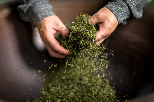 Chinese craftsmen, handmade tea