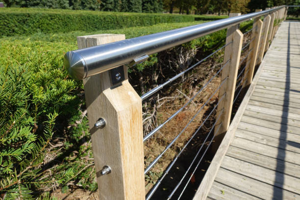 istock Plant labyrinth Access gateway Public park Ile-de-France 1273825835