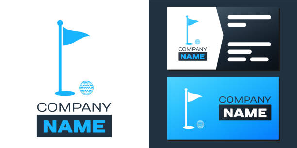 illustrations, cliparts, dessins animés et icônes de logotype balle de golf et trou avec l’icône de drapeau isolé sur le fond blanc. golf. boule et drapeau dans le trou. concept sportif. élément de modèle de conception de logo. vecteur - golf golf course swinging isolated