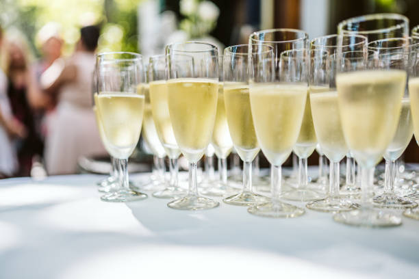 シャンパンフルート - wedding champagne table wedding reception ストックフォトと画像