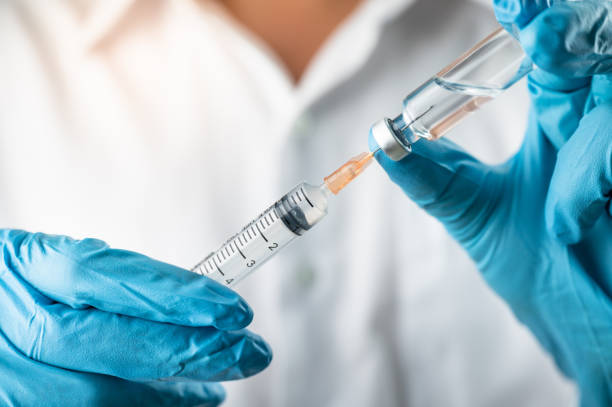 istock Doctor and vaccine 1273887126
