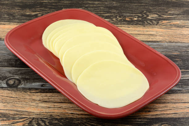 프로볼론 콜드 컷 치즈 슬라이스 - provolone 뉴스 사진 이미지