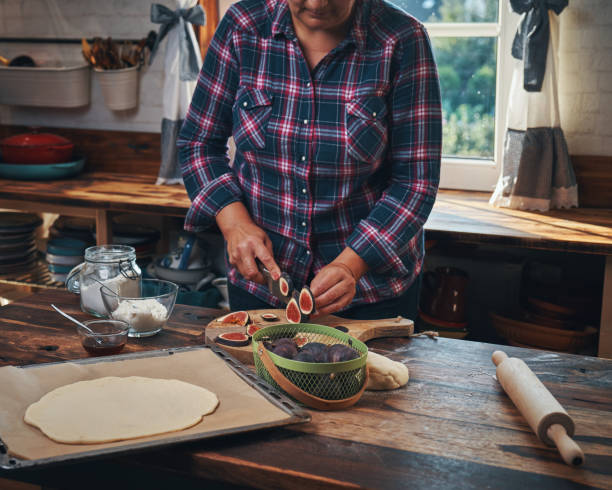 istock Preparing Fig Pizza with Ricotta and Honey 1273955753