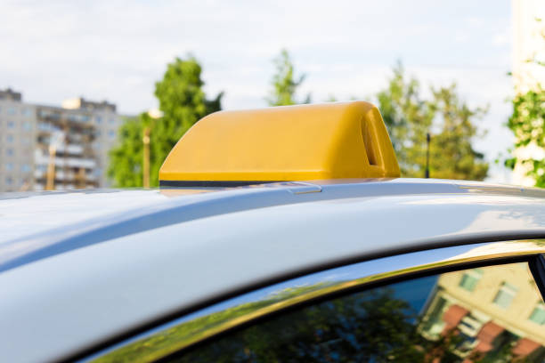 istock blank lamp with copy space on car roof 1274709785