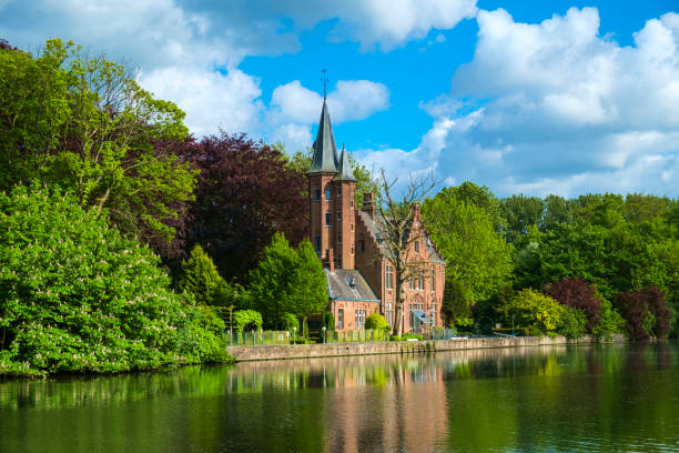 istock Minnewater in Bruges 1274839252