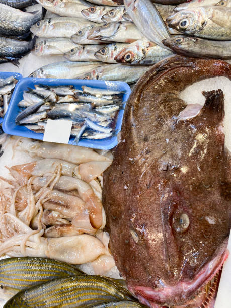 istock Fresh Sea Fish Counter at a market 1274999334