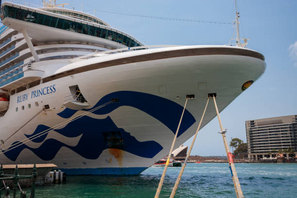 Ruby Princess Funnel 20+ Ruby Princess Cruise Ship fotos de stock, imagens e fotos royalty ...