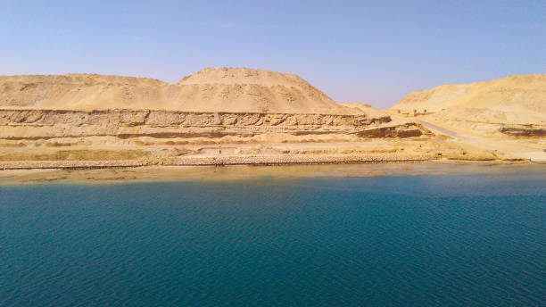 il canale di suez in egitto - gulf of suez foto e immagini stock