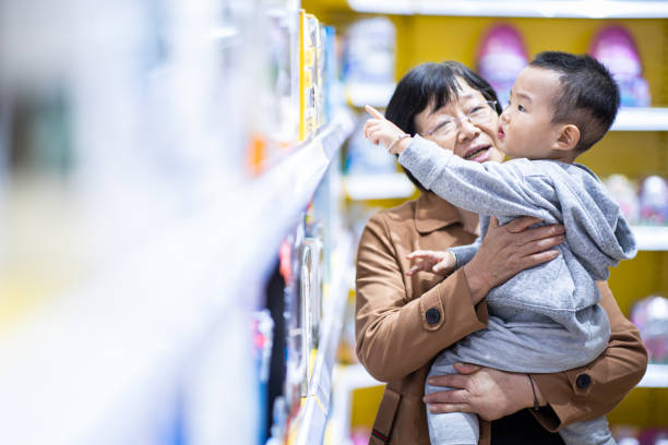 istock Baby likes this toy 1275101377