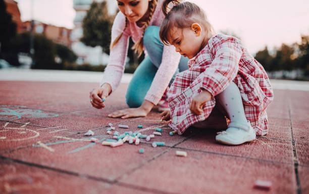 istock We like to draw in the park 1275680556