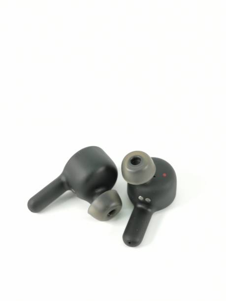 istock earbud bluetooth wifi listen ear charger 1275712608