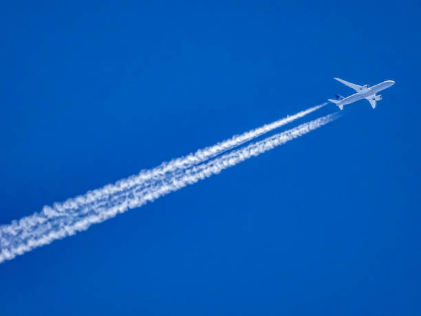 istock 25,000 feet high 1275715234